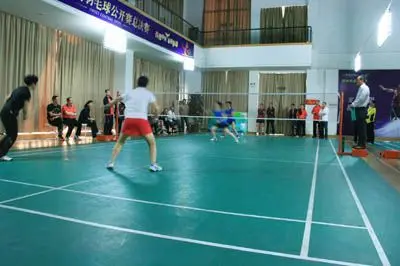 桌边